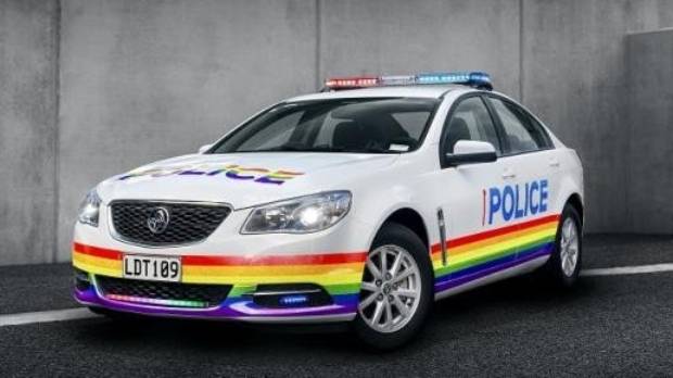 nz_police_rainbow_pride_car