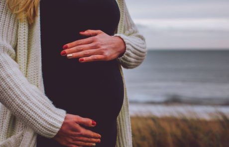 בג”צ נגד סירובו של משרד הפנים להנפיק תעודות לידה בהן רישום של שתי אמהות