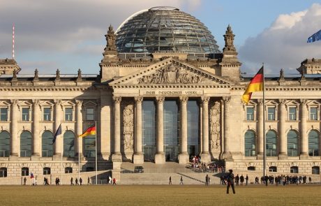 גרמניה הודיעה כי תפצה גברים שהורשעו בהומוסקסואליות