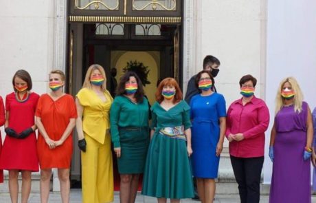 חברות הפרלמנט הפולני צבעו בצבעי הגאווה את השבעתו של הנשיא הלהט”בפוב